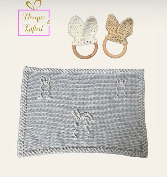 The perfect neutral baby blanket for a newborn